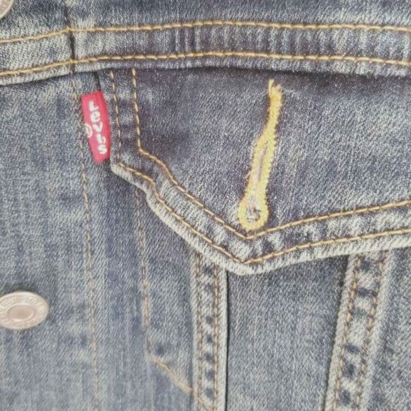 New Ladies Small Levi Strauss Jean jacket worn 3 times - Picture 2 of 3